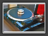 E-Flat turntable from EAT, with flat carbon-fiber tonearm
